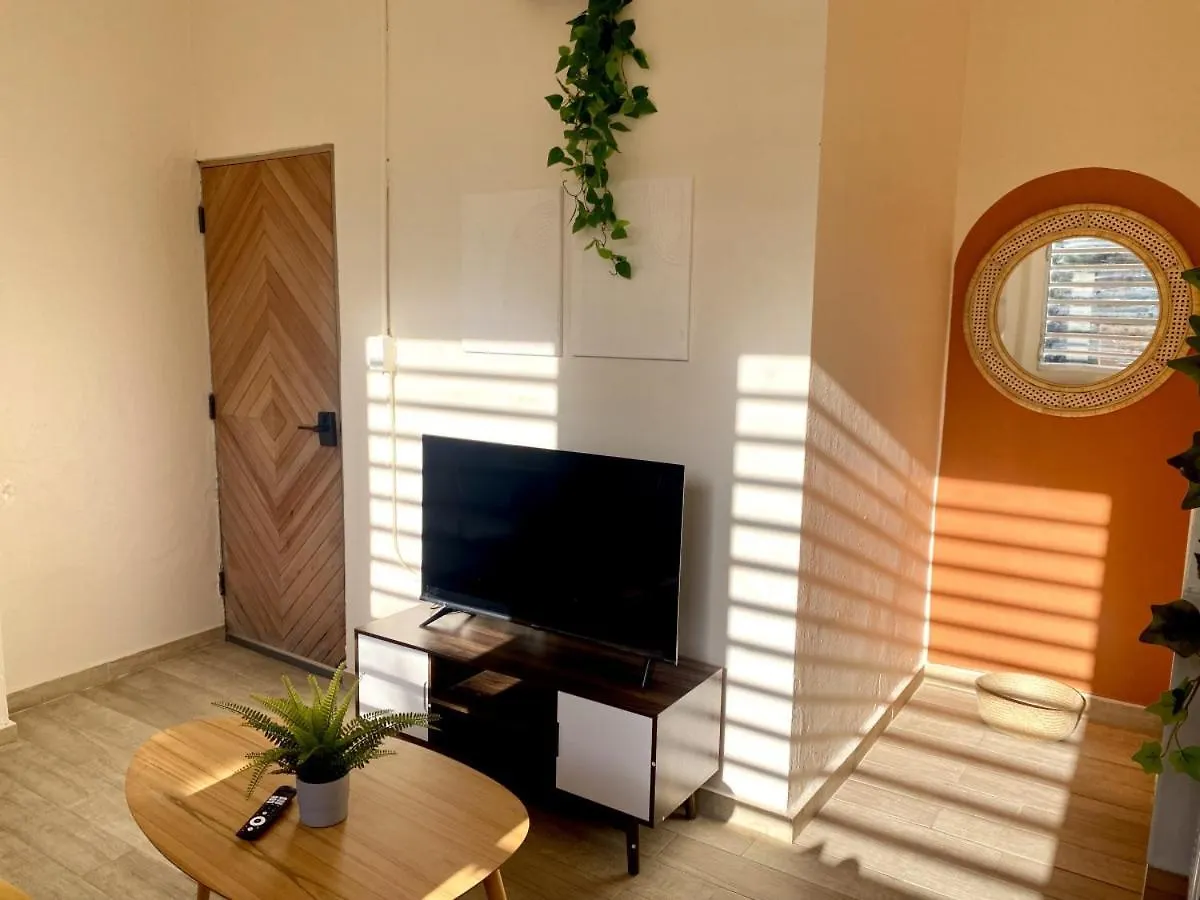 Centrally Located Art-Deco Apartment In Santurce With Parking Apt 3 San Juan